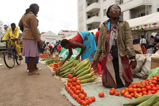 Council targets illegal food vendors as it fights cholera